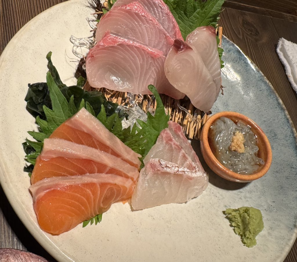 tomoyanTweet's tweet photo. Japan trip day 20
もみじの向こう側にキリギンがいるかと思ったらプーさんだったご飯
#もみじ #紅葉 #岡山 #くまのぷーさん @thefatkuma https://t.co/8f96YWVjnY