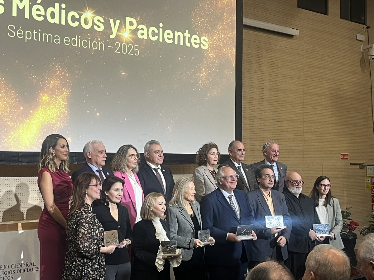 cesm_sindicatos's tweet image. ✅Este #FelizJueves el presidente de @cesm_sindicatos @DrMiguelLazaro participaba en los Premios Médicos y Pacientes de @OMC_Esp en @amaseguroses 
#NoticiasCESM #SindicatoMédico