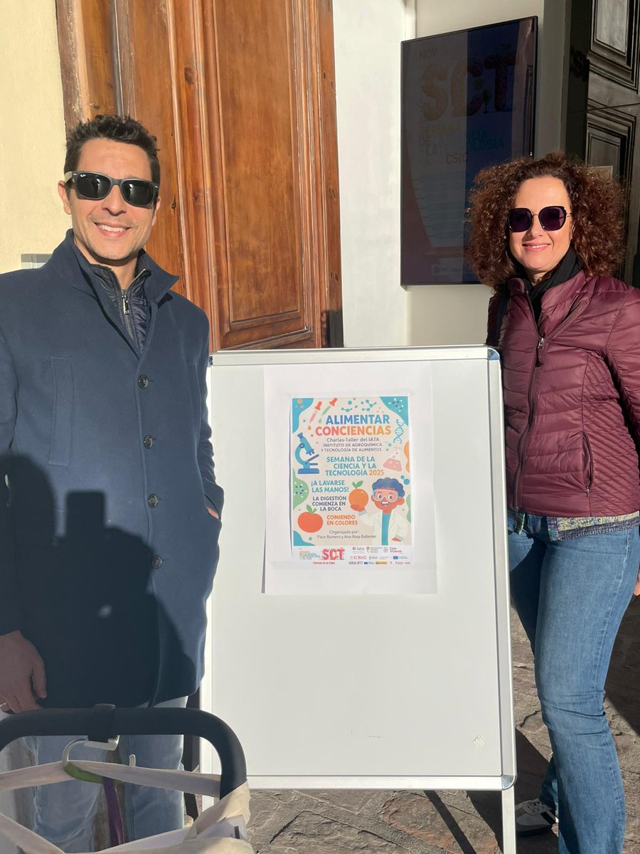 iata_csic's tweet image. Ana Rosa Ballester y Paco Romero, del @iata_csic, han impartido un taller divulgativo a alumnado con discapacidad del Centro de Día Cuidiscap para promover la higiene y hábitos alimentarios, en colaboración con @CSICval, dentro de la Semana de la Ciencia
iata.csic.es/es/noticias/el…