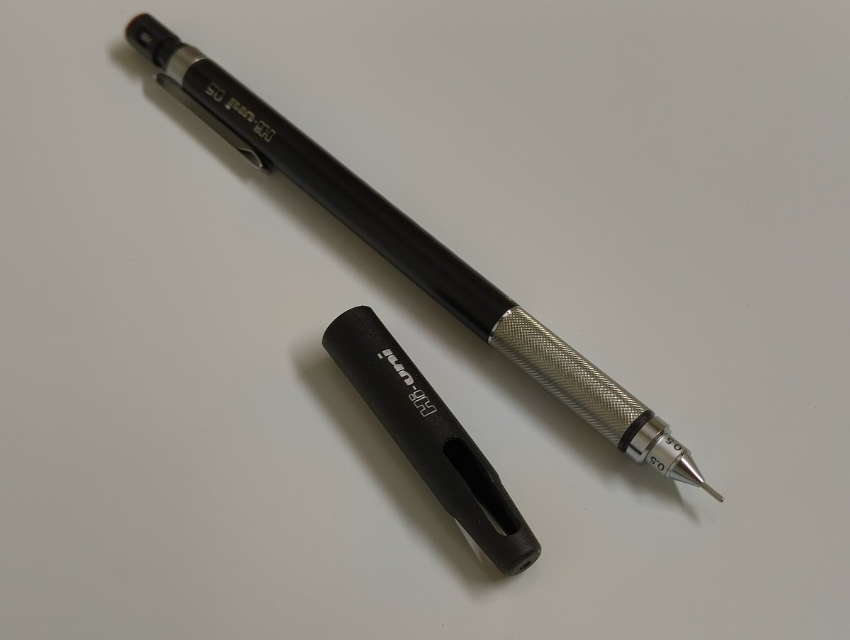 届いた購入品
三菱鉛筆 M5-3051FF 黒
ノベルティのロゴがありましたが、綺麗に消えました。