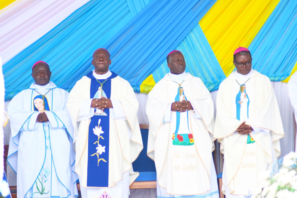 Kuri uyu wa 28/11/2025, Nyiricyubahiro Antoine Cardinal KAMBANDA ayoboye Igitambo cya Misa, i Kibeho kwa Nyina wa Jambo hari ahari guhimbarizwa umunsi mukuru wa Nyina wa Jambo no kwizihiza isabukuru y'imyaka 44 ishize Bikira Mariya abonekeye i Kibeho.<a href="/Kinyamateka_KM/">KINYAMATEKA</a> <a href="/DOCICO_CEPR/">Conférence Episcopale du Rwanda</a>