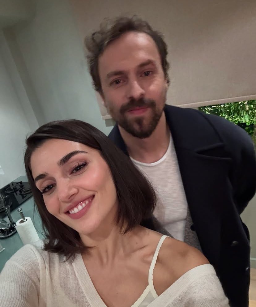 Partnerlerim çok güzelsiniz çok 🥹🤍

#HandeErçel #MetinAkdülger #İkiDünyaBirDilek