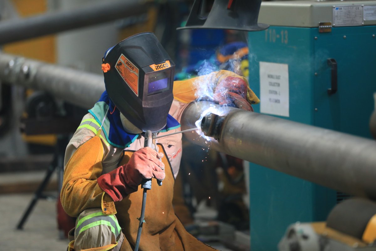 GovUganda's tweet image. By June 2025, Uganda’s oil and gas industry had attracted US$11.11B—US$7.8B for developing oil fields and US$3.3B for EACOP. A further US$4B is expected between 2025–2027 as Uganda moves toward first oil and completes major development works. #PAUAt10