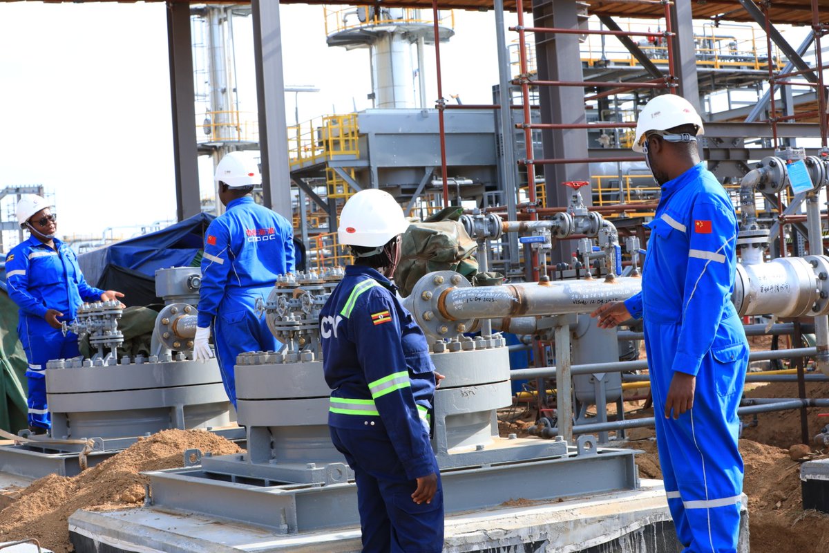 GovUganda's tweet image. By June 2025, Uganda’s oil and gas industry had attracted US$11.11B—US$7.8B for developing oil fields and US$3.3B for EACOP. A further US$4B is expected between 2025–2027 as Uganda moves toward first oil and completes major development works. #PAUAt10