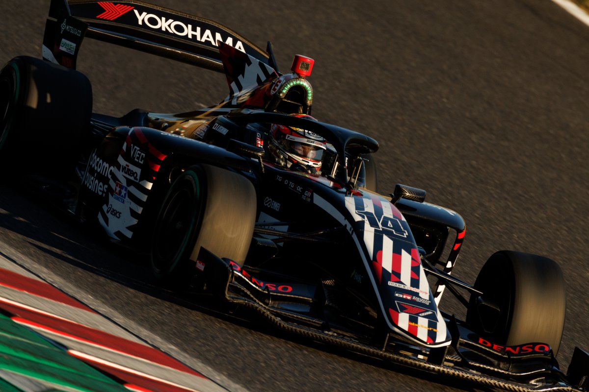 kawashimakouhei's tweet image. 今シーズンでSFを勇退する大嶋選手。グリッドウォークで見た晴れやかな笑顔が印象的でした😊お疲れさまでした🫡

NO.14
docomo business ROOKIE
大嶋和也 選手

#SFormula #ルーキーレーシング