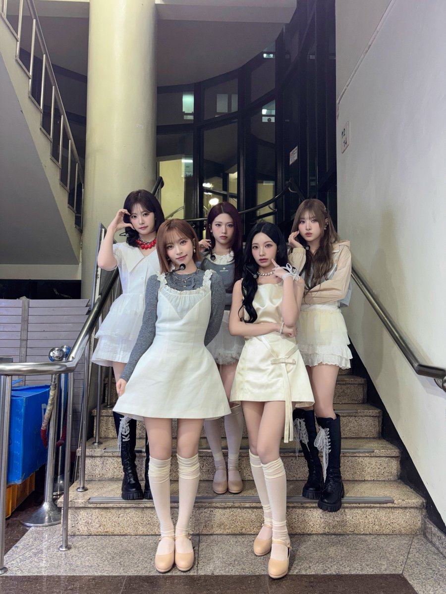 RESCENEofficial's tweet image. [#RE_MEMBER 📸]

251128
📍#뮤직뱅크

#RESCENE #리센느 #リセンヌ
#REMINE #리마인