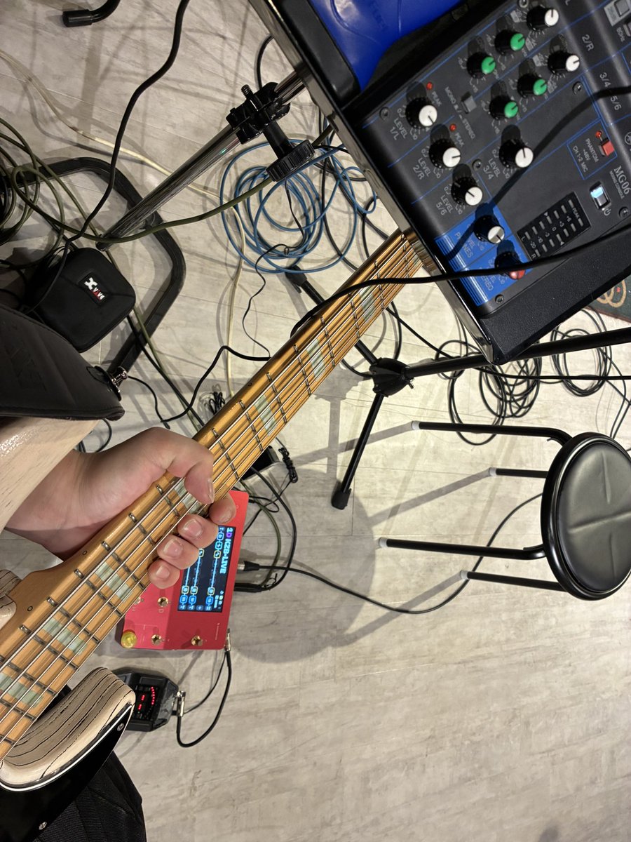 raimu_5strings's tweet image. 今日はきっとずっとぼっち。さんのリハでした〜 ✋

12/6 吉祥寺shuffle 
放熱vol.4🔥

毎回参加させて頂けてありがとうございます🙇‍♀️
当日はよろしくお願いいたします！

#espguitars #QuadCortex