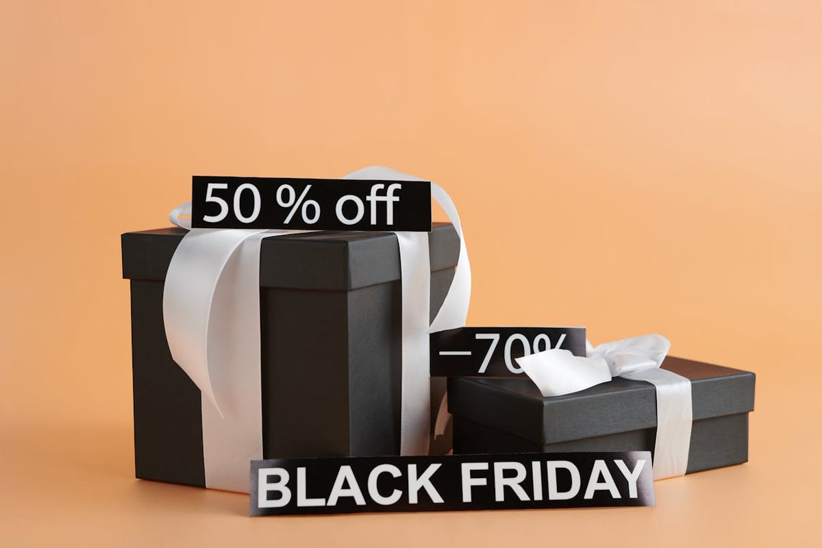 FitFunFusion's tweet image. Black Friday Do’s and Don’ts. Below a clear, practical list of Black Friday Do’s and Don’ts to help you shop smarter, avoid traps, and make the most of the deals... read more: fitfunfusion.com/black-friday-d… #BlackFriday, #ShopppingDeals