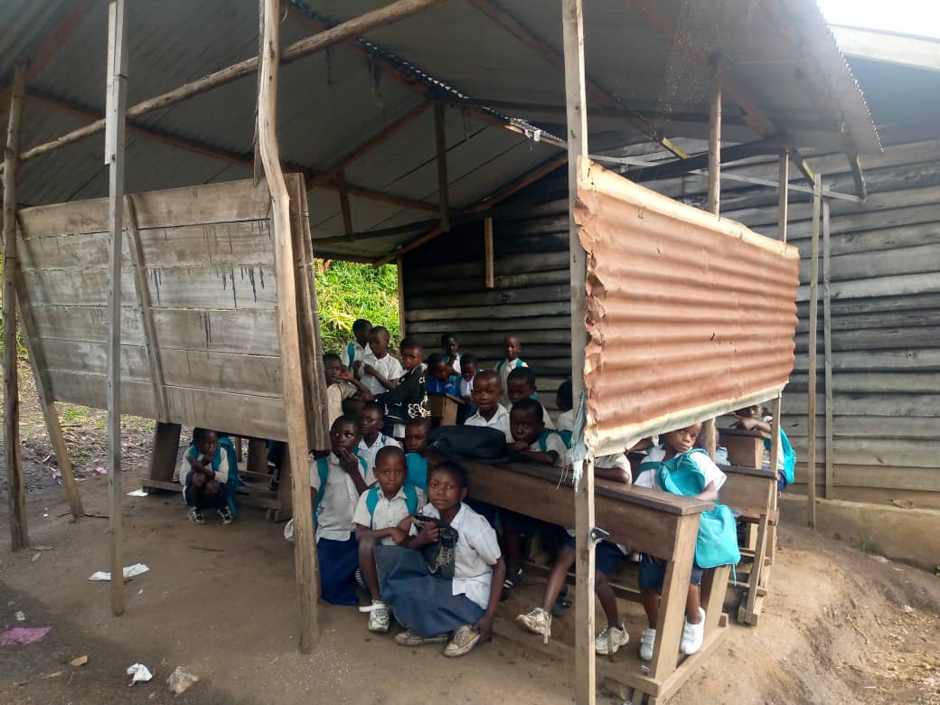 JuventaAcademy's tweet photo. Busakara Primary School in Masisi territory, Eastern DRC. Children study in poor conditions. Any organizations or individuals wishing to contribute to improving these children's learning conditions don't hesitate please. @GPforEducation
@unicefchief
@Education2030UN https://t.co/Jrt87hhgdq