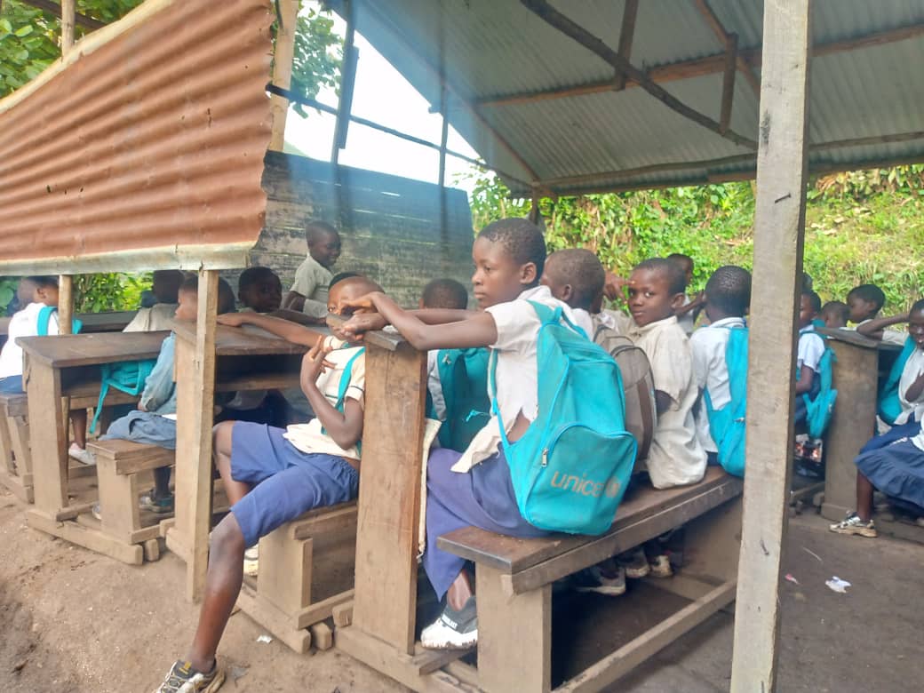 JuventaAcademy's tweet photo. Busakara Primary School in Masisi territory, Eastern DRC. Children study in poor conditions. Any organizations or individuals wishing to contribute to improving these children's learning conditions don't hesitate please. @GPforEducation
@unicefchief
@Education2030UN https://t.co/Jrt87hhgdq