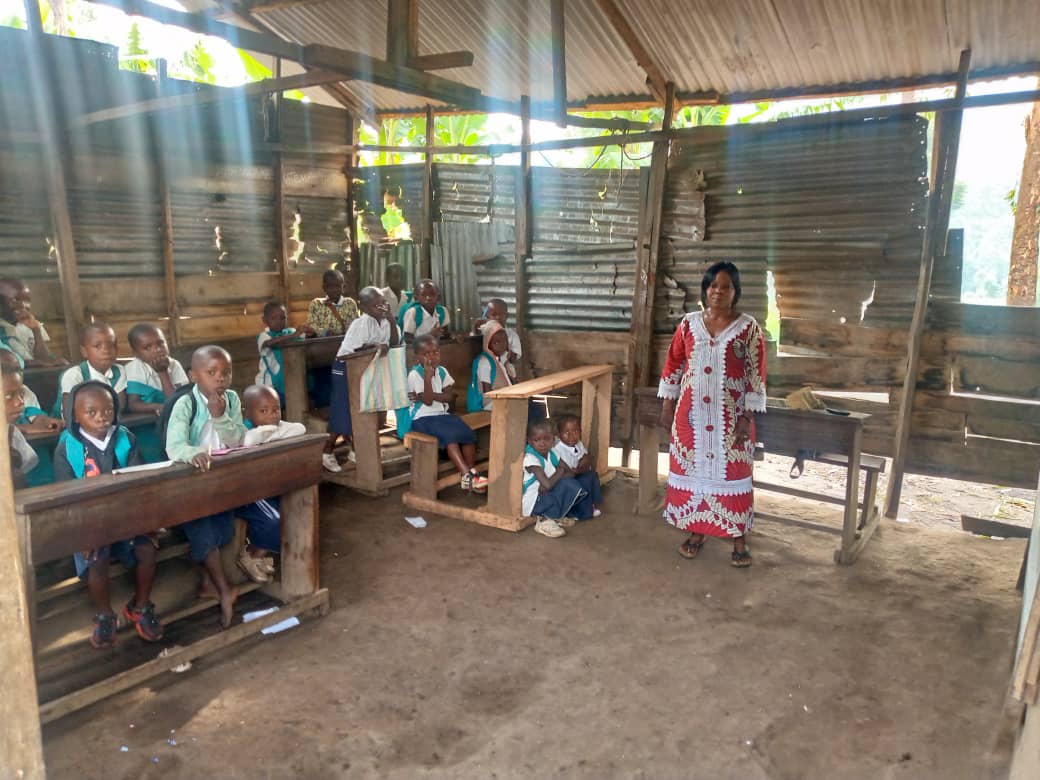 JuventaAcademy's tweet photo. Busakara Primary School in Masisi territory, Eastern DRC. Children study in poor conditions. Any organizations or individuals wishing to contribute to improving these children's learning conditions don't hesitate please. @GPforEducation
@unicefchief
@Education2030UN https://t.co/Jrt87hhgdq
