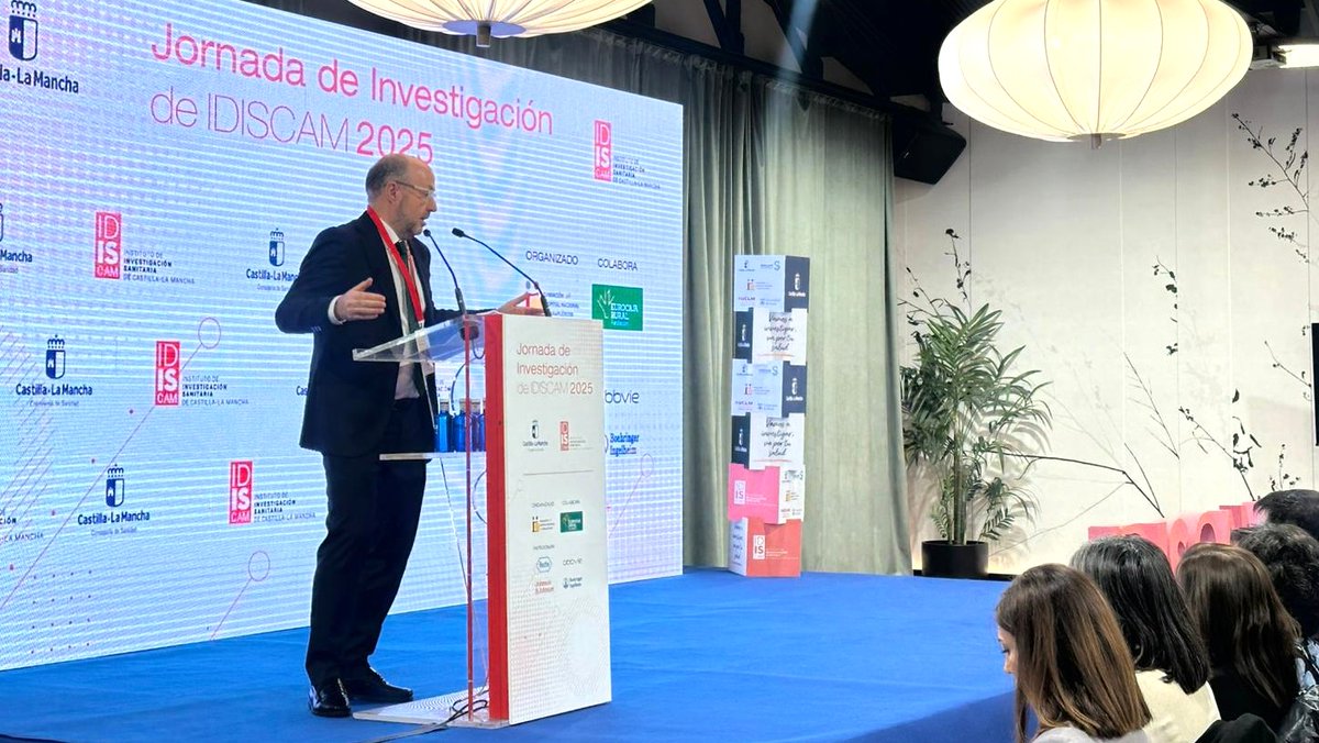 idiscam's tweet image. #JornadadeInvestigación | 🚀 Inauguramos la jornada con las palabras de Don Alberto Jara, Director Gerente del @SESCAM, y Dr. @manuelSDT, Director Científico de #IDISCAM

Un inicio inspirador para un día dedicado a la investigación que mejora la salud de todos 💪