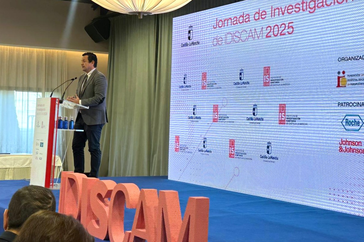 idiscam's tweet image. #JornadadeInvestigación | 🚀 Inauguramos la jornada con las palabras de Don Alberto Jara, Director Gerente del @SESCAM, y Dr. @manuelSDT, Director Científico de #IDISCAM

Un inicio inspirador para un día dedicado a la investigación que mejora la salud de todos 💪