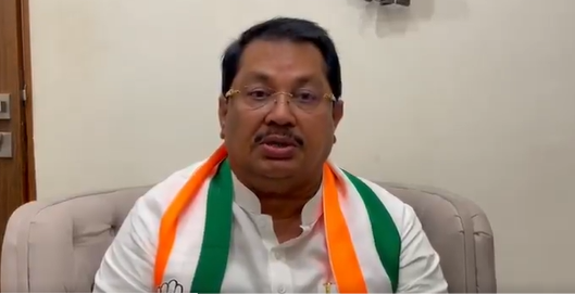 airnews_mumbai's tweet image. सर्वोच्च न्यायालयाच्या आजच्या निर्णयामुळं निवडणुकांवर टांगती तलवार आहे, अशी प्रतिक्रिया काँग्रेसचे विधीमंडळ गटनेते @VijayWadettiwar यांनी दिली आहे.

#GeneralElection #Maharashtra