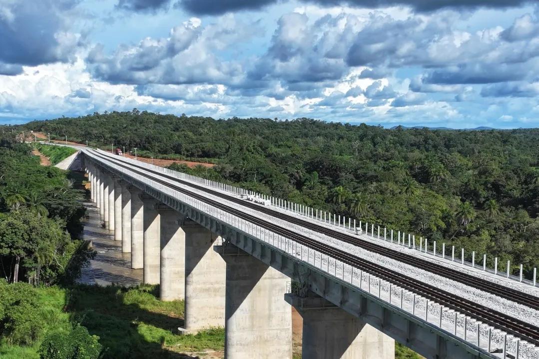 CSCECNEWS's tweet image. The Simandou mining project, led by CSCEC and other companies, has been launched.
Designed for over 100 million tons of freight annually, the railway strengthens Guinea&apos;s transportation network and supports long-term economic growth.
#infrastructure #building…