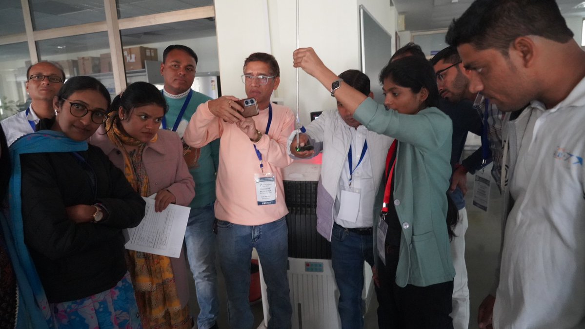 iiserbhopal's tweet image. 𝐕𝐢𝐠𝐲𝐚𝐧 𝐏𝐫𝐚𝐭𝐢𝐛𝐡𝐚 𝐓𝐞𝐚𝐜𝐡𝐞𝐫𝐬 𝐖𝐨𝐫𝐤𝐬𝐡𝐨𝐩 2025 𝐚𝐭 𝐈𝐈𝐒𝐄𝐑 𝐁𝐡𝐨𝐩𝐚𝐥

We were delighted to host 50 enthusiastic teachers from JNV, KV, and AECS schools across Madhya Pradesh and Rajasthan at IISER Bhopal for the second spell of the Vigyan Pratibha…