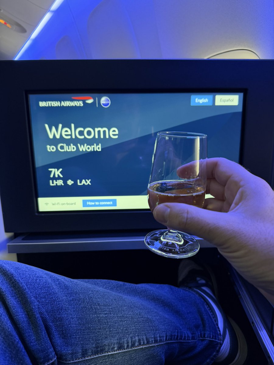 ibbitsc's tweet image. ✈️ LHR &amp;gt; LAX and the first flight of the day as I head to Vegas