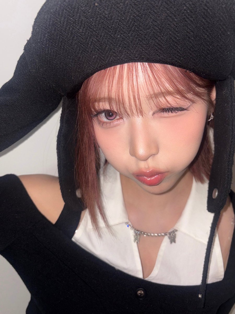 RESCENEPLUSCHAT's tweet image. 📸 | 251128
 
#MAY Pink lenses Show Champion day💗😍
 
#RESCENE #리센느 @RESCENEofficial