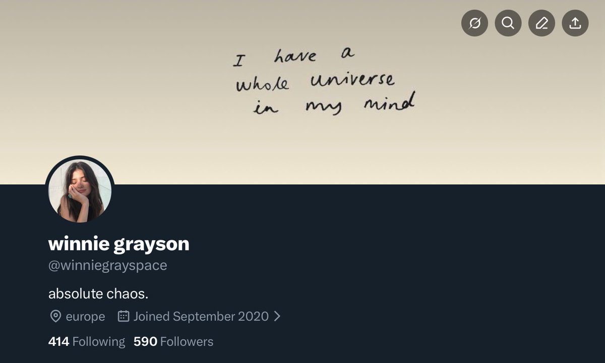 new layout. new username. 
still going to be mia. 
still in a reading slump.