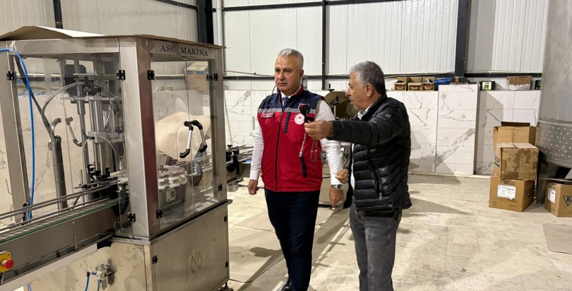 Türkmen’den zeytinyağı tesisine ziyaret <a href="/Abdurra33831811/">Abdurrahman TÜRKMEN</a>  <a href="/tahirbilimm/">Tahir BİLİM</a> 
hataygazetesi.com/ilce-haberleri…