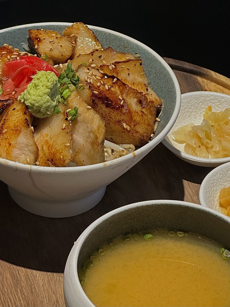 안국/북촌 진작 카키

요즘은 이런 한식 다이닝이 좋더라 단새우 세비체가 지이인짜 존맛… 매장 인테리어도 마음에 들었고 뇨끼도 꽤괜