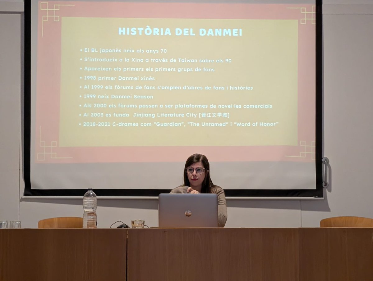 <a href="/jaumevilarrubi/">Jaume Vilarrubí</a> <a href="/BibJosepJanes/">Biblioteca Josep Janés</a> <a href="/shojospain/">🎄Pro Shōjo Xmas Spain🎄</a> "L'onada que ens arriba de Xina: el Danmei, el nou èxit literari juvenil" amb Maria Parra (<a href="/ladymangahep/">ladymangahep 📚✨</a>), segona xerrada d'aquest #Bibliomanga4