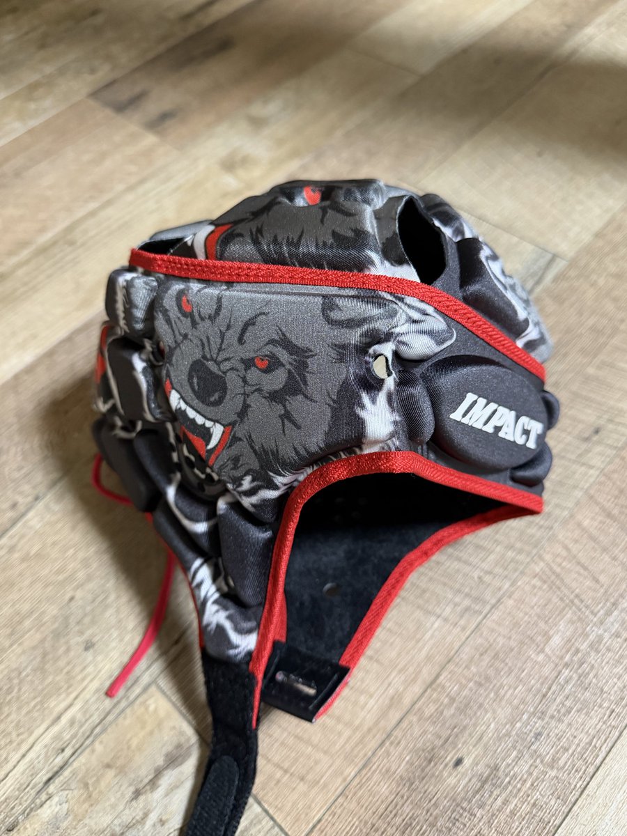 息子氏のヘッドキャップ(ラグビーの時に頭を守りﾔﾂ)久しぶりに買い替え