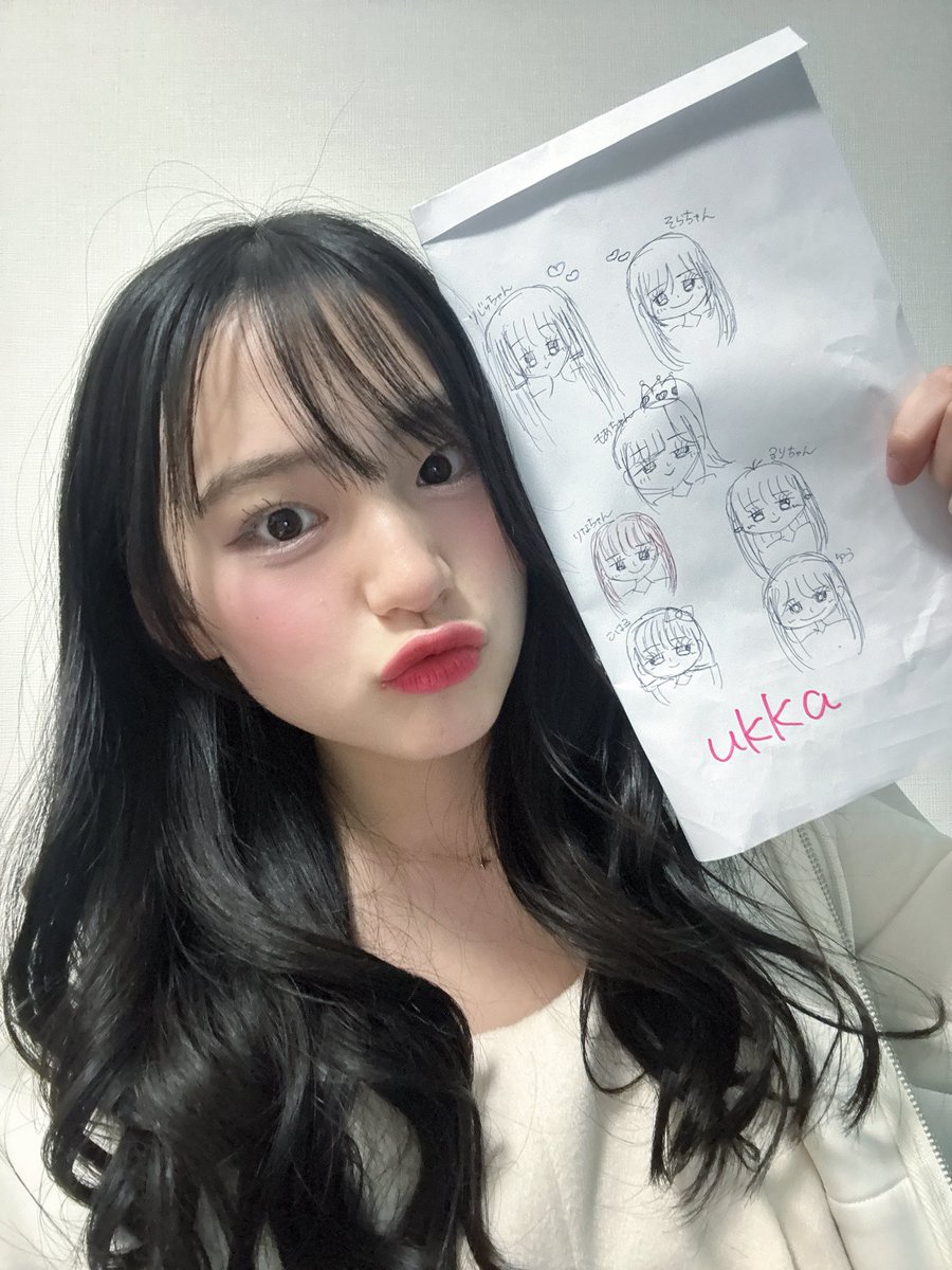 SHOWROOMありがとうございました！♡
似顔絵ﾄﾞｳｶﾅ〜〜♪♡

空ちゃん自信作❕🩵
絵に集中しすぎてじゃっかんつむじ配信になっちゃった、笑