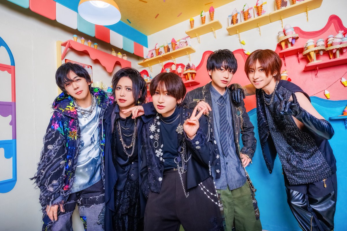 NYAPPY_honmono's tweet photo. 【NEW PHOTO ②】

アンティック-珈琲店-
LIVE Cafe 22nd NBD parade☆
2025-2026 o(≧∀≦)o

2025年12月6日(土)
宮城・仙台darwin
https://t.co/m6kqOqBOHp
開場 16:30 / 開演 17:00
💫グッズ先行販売 14:00〜
👜クロークあり 16:30〜
🎫 SOLD OUT!! ❌
(問)キョードー東北：022-217-7788

2026年1月4日(日)
大阪・OSAKA MUSE 
https://t.co/JQQH3v6got
開場 16:30 / 開演 17:00
💫グッズ先行販売 14:00〜
👜クロークあり 16:00〜
🎫 SOLD OUT!! ❌
(問)YUMEBANCHI：06-6341-3525

2026年1月5日(月)
大阪・OSAKA MUSE
https://t.co/JQQH3v6got
開場 16:30 / 開演 17:00
💫グッズ先行販売 14:00〜
👜クロークあり 16:00〜
🎫 SOLD OUT!! ❌
(問)YUMEBANCHI：06-6341-3525

2026年2月8日(日)
東京・Spotify O-EAST
https://t.co/Xsz2S0OYE4
開場 16:15 / 開演 17:00
🎫 一階スタンディング ⭕️
🎫 二階席 SOLD OUT!! ❌
(問)DISK GARAGE：https://t.co/40h6uSsy1B

▼チケット発売中！
👇
https://t.co/mSu7r3Nblm

＊開場・開演時間は変更になる場合がございます。

企画/制作： アンティック-珈琲店- / DISK GARAGE

━━━━━━━━━━━━━━━━

2025年12月1日(月)より配信決定!!

アンティック-珈琲店-
「飴玉ロック」　
https://t.co/8t8KCxcVSD

アンティック-珈琲店-
「色彩モーメント」
https://t.co/xWg0nB2V16

アンティック-珈琲店-
「マグニャカルタ」
https://t.co/fdxKu294mi

アンティック-珈琲店-
「極魂ROCK CAFÉ」　
https://t.co/Igg6jctLiM

アンティック-珈琲店-
「BBパラレルワールド」　
https://t.co/tStyj9AxXq

━━━━━━━━━━━━━━━━

【Music Video】

アンティック-珈琲店-
「Cherry咲く勇気!! -Re:Bloom-」
配信
https://t.co/sXIyb1I967
Music Video
https://t.co/B6tSbG6y0M

八咫ノ仮面 -YATANO KAMEN-
「祈奉」
配信
https://t.co/xZTRZs73j0
Music Video
https://t.co/NRNGGfXGMk

━━━━━━━━━━━━━━━━

◆アンティック-珈琲店- Official Site
https://t.co/tfBFDEU2A2

◆アンティック-珈琲店- Official X(旧Twitter)
https://t.co/iGdxRfKOgg

◆みくOfficial X(旧Twitter)
https://t.co/D4XWEvn1Fs

◆カノン Official X(旧Twitter)
https://t.co/yCqPHIsAXx

◆ゆうきOfficial X(旧Twitter)
https://t.co/DMugodiBN7

◆輝喜 Official X(旧Twitter)
https://t.co/4LToey1I5p

◆アンティック-珈琲店- Official Youtube Channel
https://t.co/ByjjZQdIGY

━━━━━━━━━━━━━━━━

＃アンカフェ
＃ANCAFE
＃ancafe
＃ニャッピー
＃NYAPPY
＃21周年
＃21st
＃22周年
＃22nd