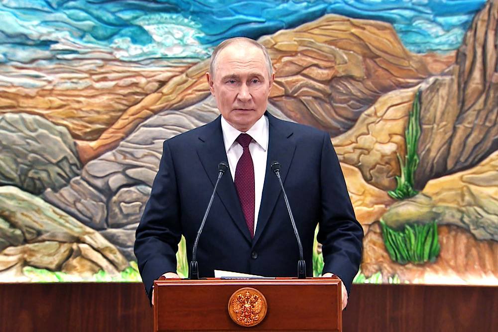 mfa_russia's tweet image. 💬 President #Putin:

Signing documents with the current Ukrainian leadership is pointless. 

They didn&apos;t find the courage to face elections, depriving their president of legitimacy. 

🗳 Russia, even in a state of armed conflict, holds all elections – Kiev simply choses not to.