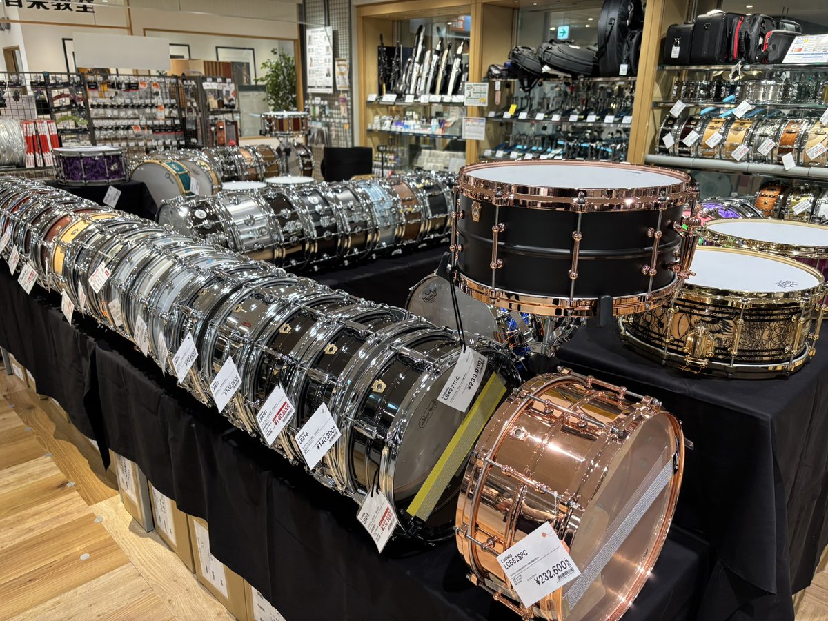 明日から島村楽器名古屋パルコ店でドラムショーがスタート！
haru drumもたくさん展示してあります！
ドラムセットも展示中！
是非お手に取ってくださいー！
 #ドラムショー2025