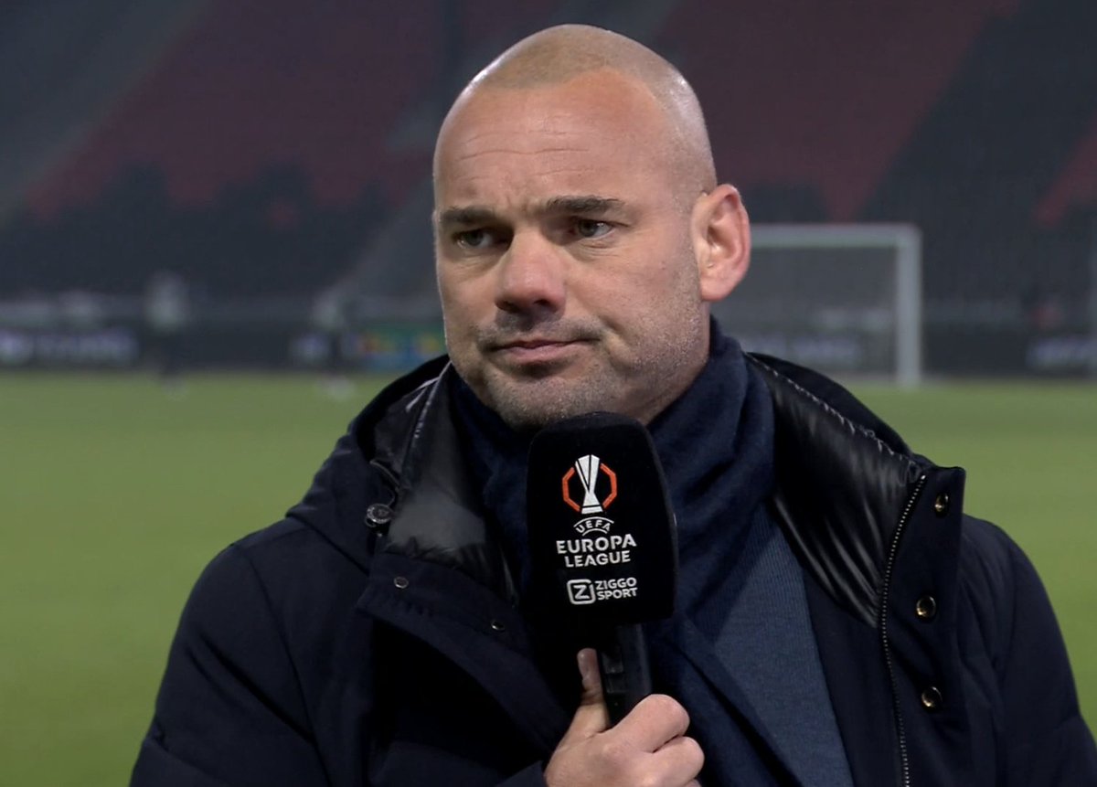 TouchlineX's tweet image. 😡🗣️ 𝗡𝗘𝗪: A VERY ANGRY Wesley Sneijer after Edvardsen mocked Angelo Stiller&apos;s nose.. 

&quot;He needs to walk to Frankfurt&apos;s dressing room RIGHT NOW and apologize. This is bullying! And we know what bullying can lead to, we have seen examples in life. This is very serious.&quot;

&quot;Go…