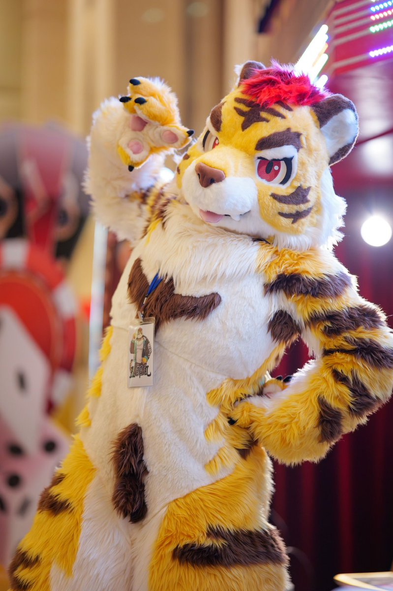 Thanks God It’s Friday!!

🪡： <a href="/KemoTianou/">天偶毛作✨commission close</a> 
📷： たなか

#FursuitFriday #infurnity2025