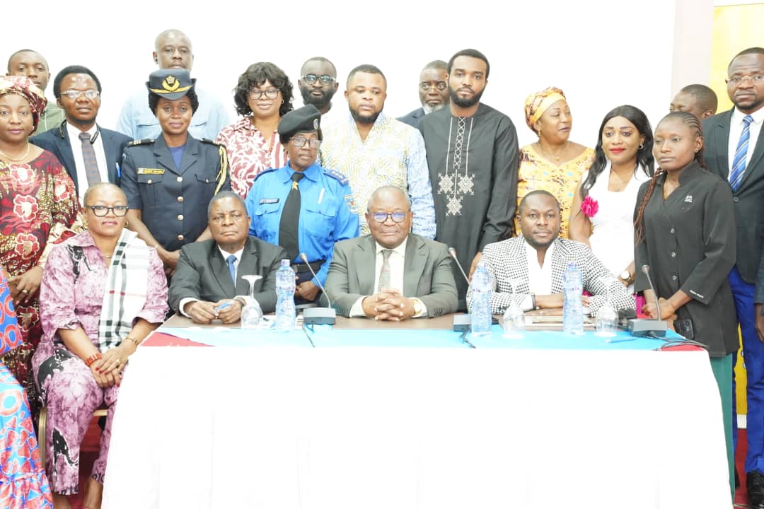 Kinshasa,27 nov.2025,la CNDH-RDC a réuni ce jeudi les parties prenantes pour débattre de la santé et des droits sexuels et reproductifs des adolescents en RDC
Cette rencontre vise à renforcer la protection des jeunes.Des recommandations seront transmises aux autorités compétentes