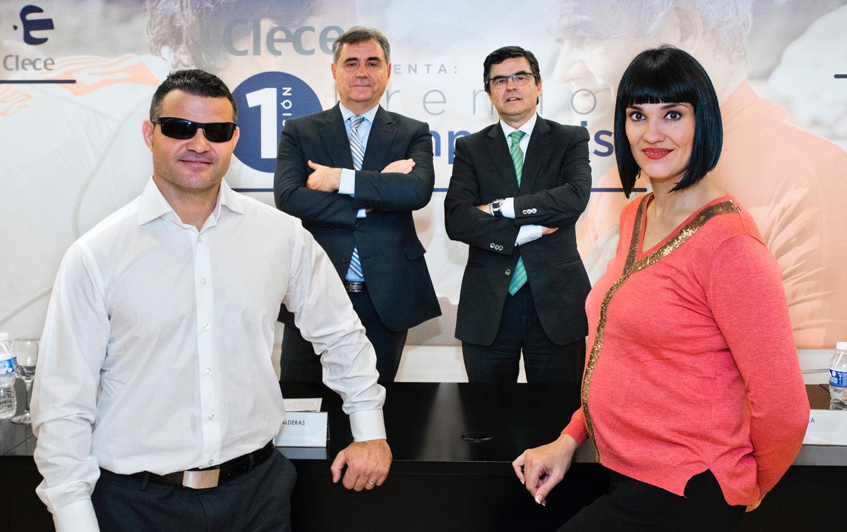 Hoy quiero recordar la 1ª edición de nuestros Premios Compromiso, celebrados hace 10 años para reconocer a entidades comprometidas con la integración sociolaboral de colectivos desfavorecidos. <a href="/_IreneVilla_/">Irene Villa ☮️</a> presidió el jurado donde también estaba el deportista <a href="/DavidCasinos/">David Casinos Sierra</a>