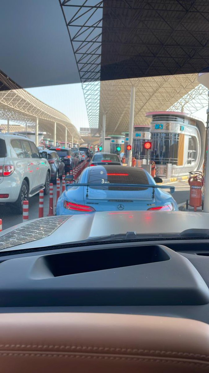 باقي انا والوالد •