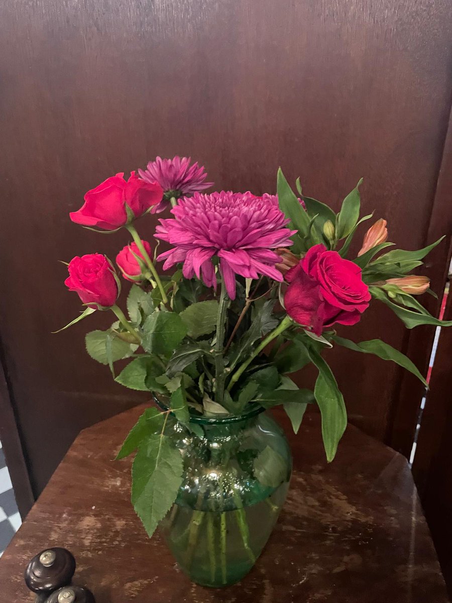 CafeStHonore's tweet image. Restaurant life: mallards from @johnny_burnside, Neil's flowers, plaice from Lowries, lamb faggots for our Cafe Classics menu.