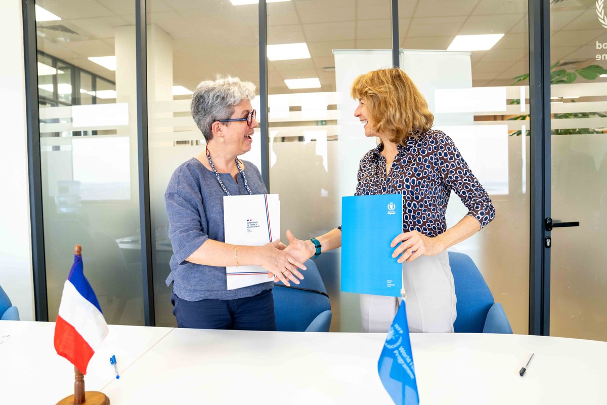 WFP_Uganda's tweet image. 🇫🇷🇺🇬 A vital partnership for Uganda's most vulnerable.

Today, France's Ambassador Virginie Leroy @VLJMLeroy and WFP Country Director Lauren Landis @LaurenLandis1 announced France's €2M contribution to WFP to reach over 70,000 people in 2026. This contribution will provide…