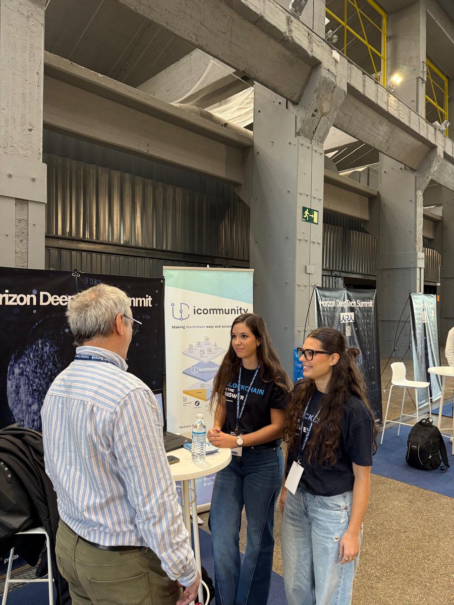 iCommunity tweet media