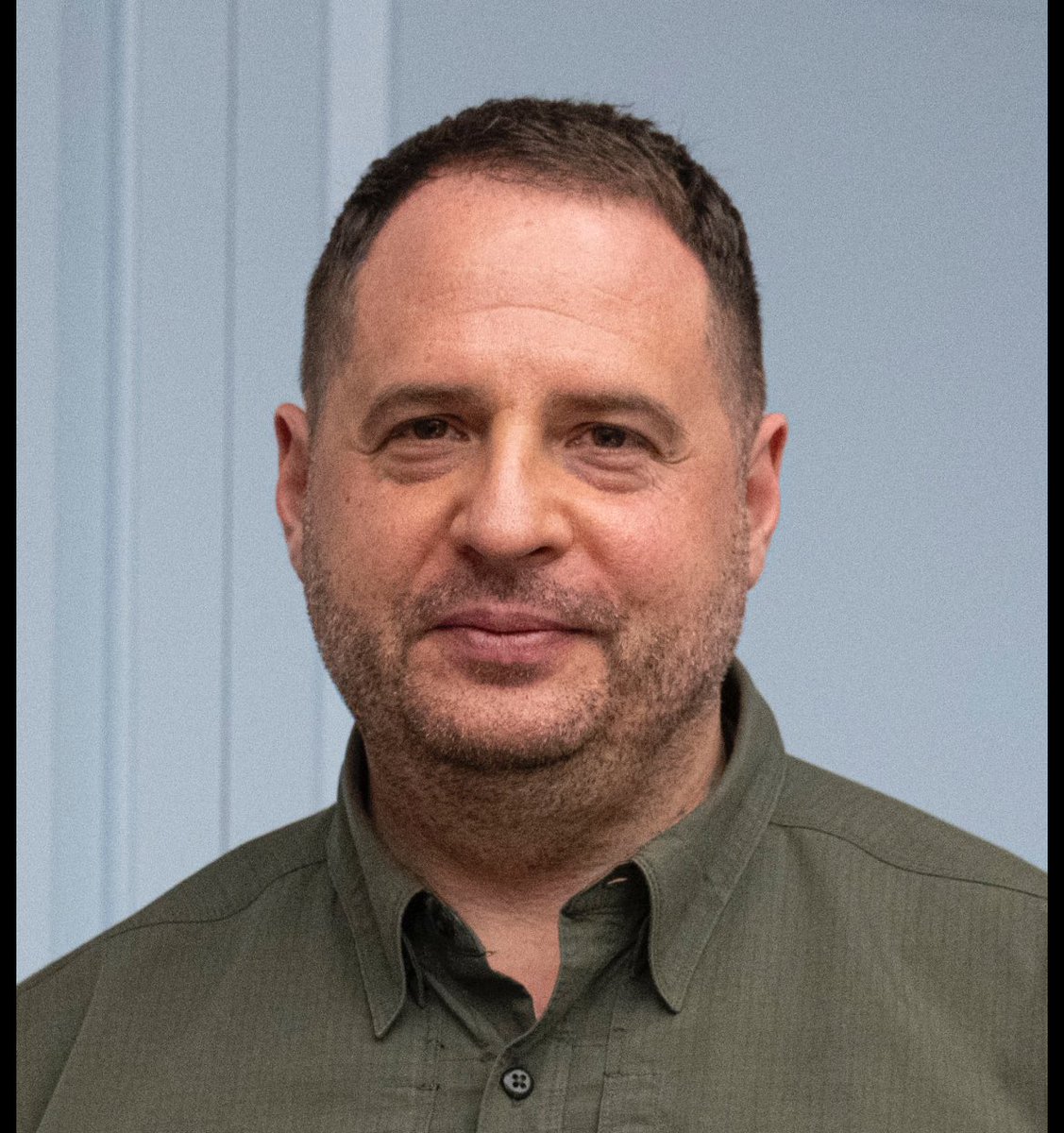 Я за Ермака.Отписывайтесь.
Кто враг трампистов(русских проституток),тот друг Украины.

Трамписты набу будут пробовать уничтожить Ермака,но что-то мне подсказывает,что Ермак выстоит.
Выдающийся ум.

Его миссия по уничтожению россии не закончена.Козака послал нахуй,и россию пошлет.