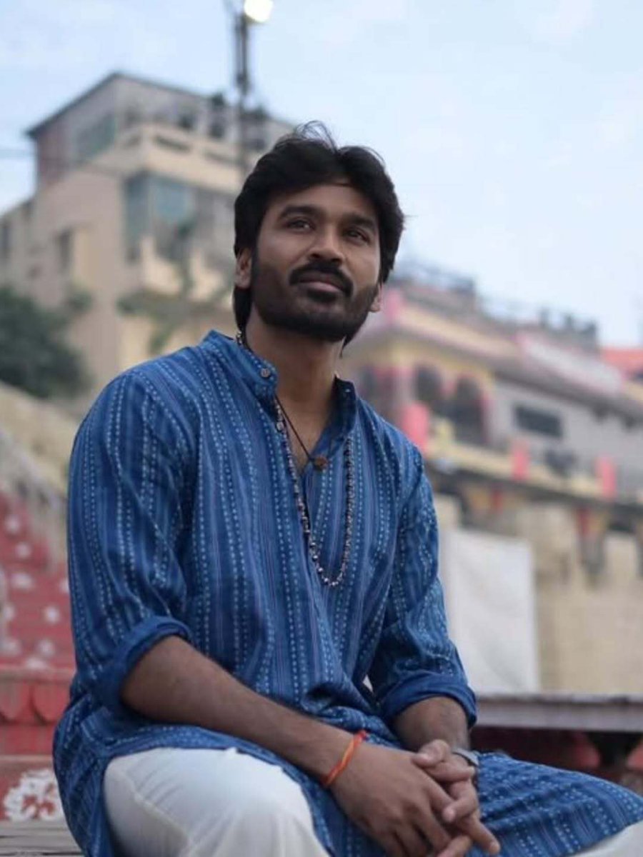 ChennaiTimesTOI's tweet image. #Dhanush sips kulhad chai in Varanasi, fondly reliving his #Raanjhanaa days