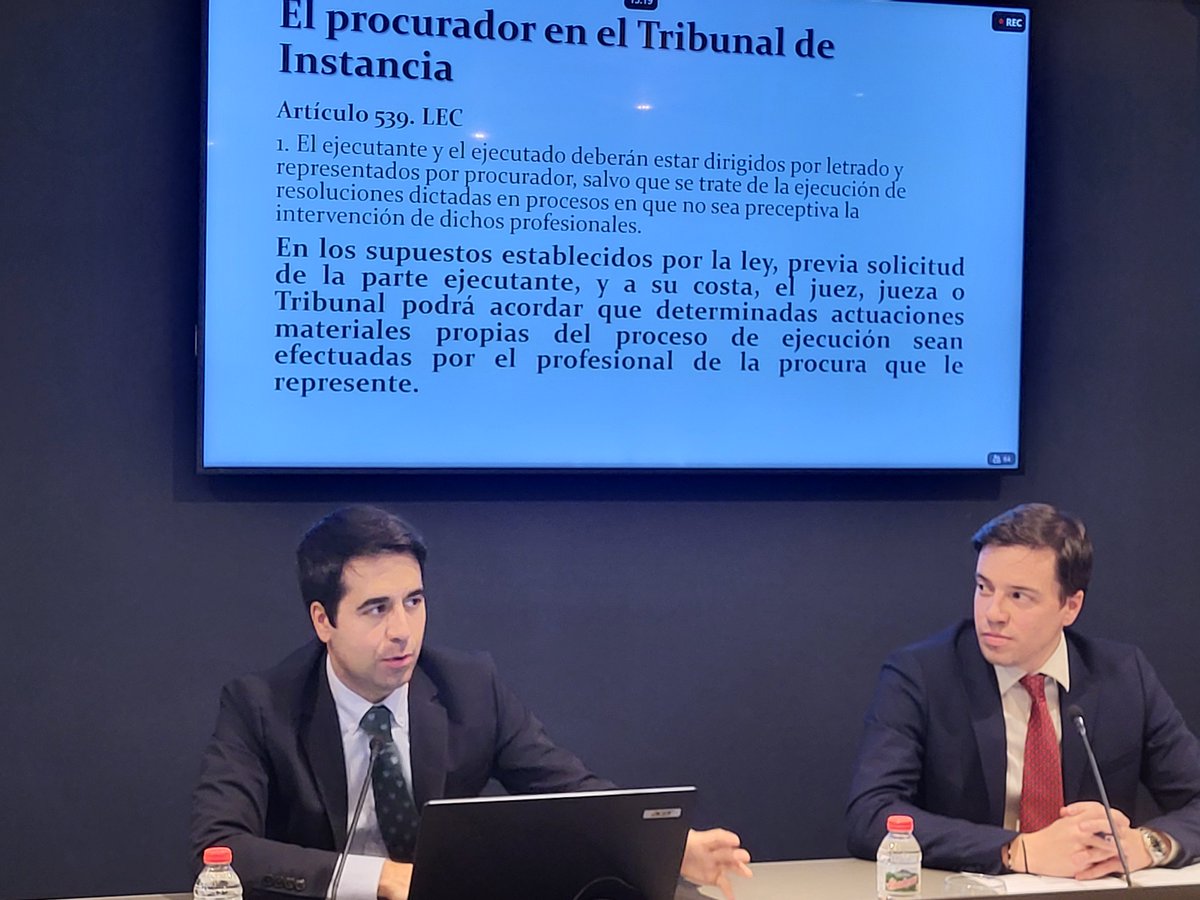 ProcuradorsICPB's tweet image. 📚Gràcies a tots/es els/les assistents a la #formació d&apos;ahir! Va ser molt interessant la classe magistral 
d&apos;Álvaro Perea i Carlos Montero sobre els aspectes fonamentals del procediment d&apos;execució. 
Moltes gràcies a tots/es els/les assistents👏👏👏