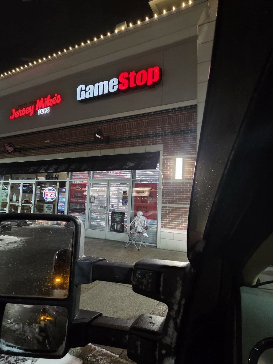 elkkthunder's tweet photo. @DisTrackers Camped out too long https://t.co/C1aE1771G4