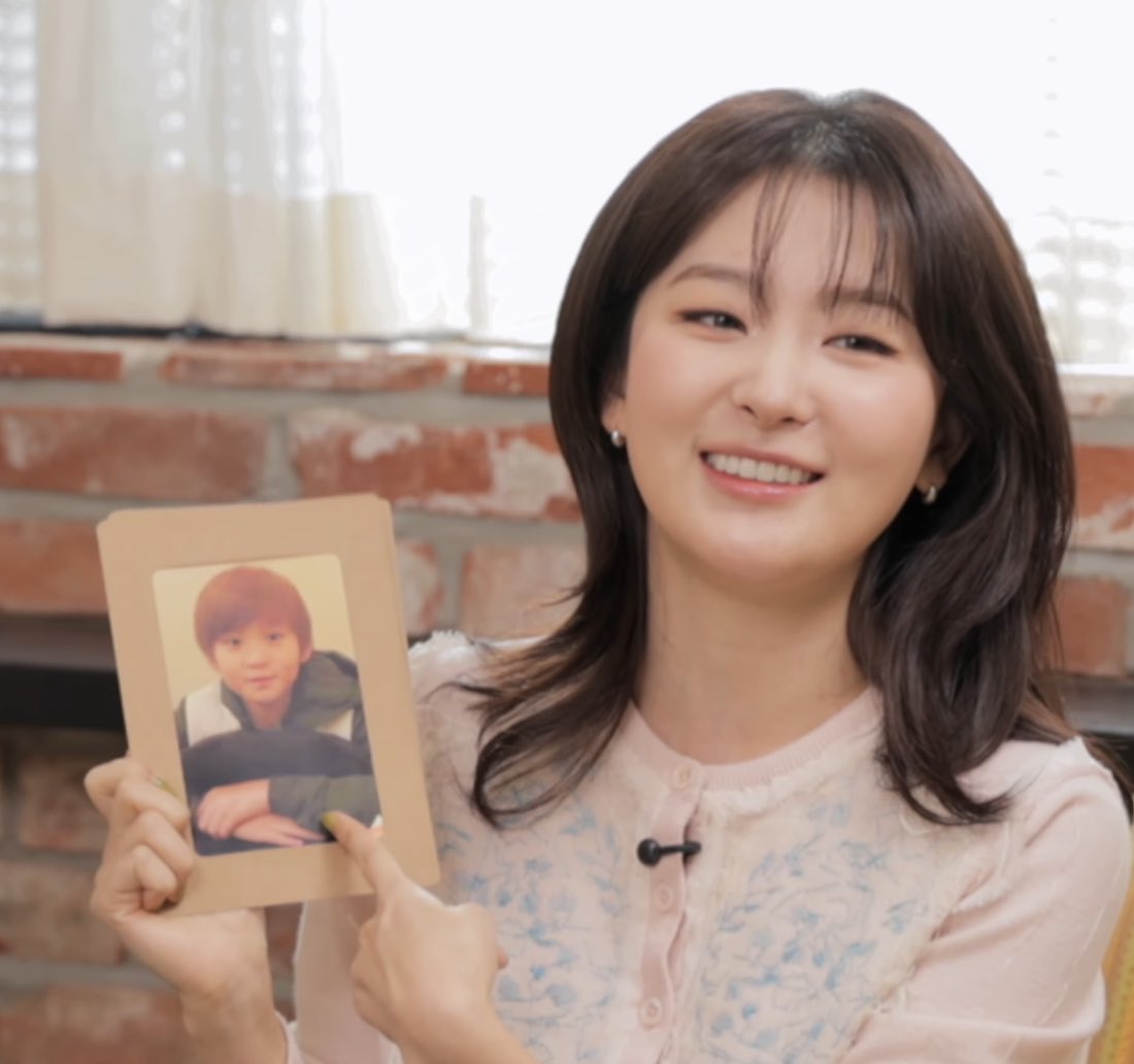 remermarkram's tweet image. เข้าใจซึลกิทุกอย่าง55555 พี่กิเห็นน้องม้าคตั้งแต่เล็กๆ น้องม้าคถามจำผมในวัยนั้นได้มั้ย พี่กิบอกแน่นอน ม้าคถามต่อผมเหมือนในรุปนั้นอยุ่มั้ย พี่กิบอกนายเหมือนเดิมสำหรับพี่เสมอ555555555555555555555555