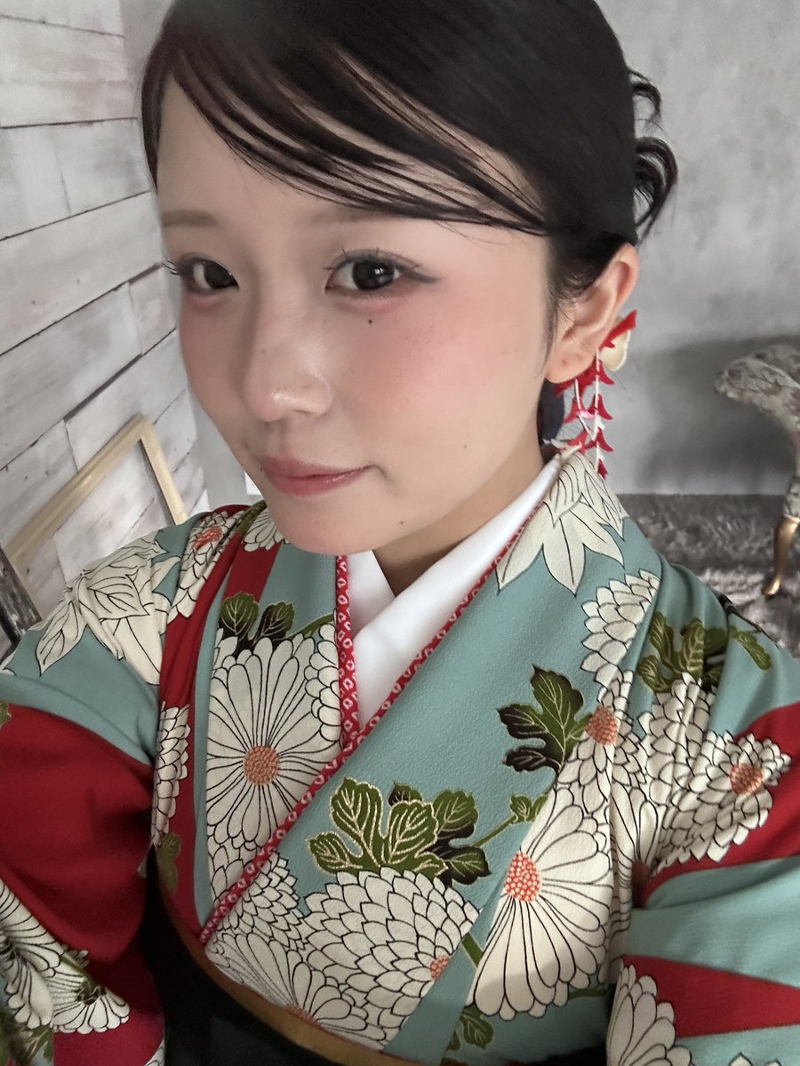 AlzWrn's tweet photo. 無加工でもかわいい♡ https://t.co/B1hNASv4oG