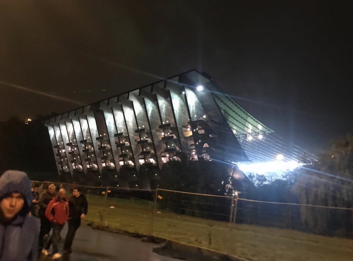 ຮς๏ŧŧ tweet media