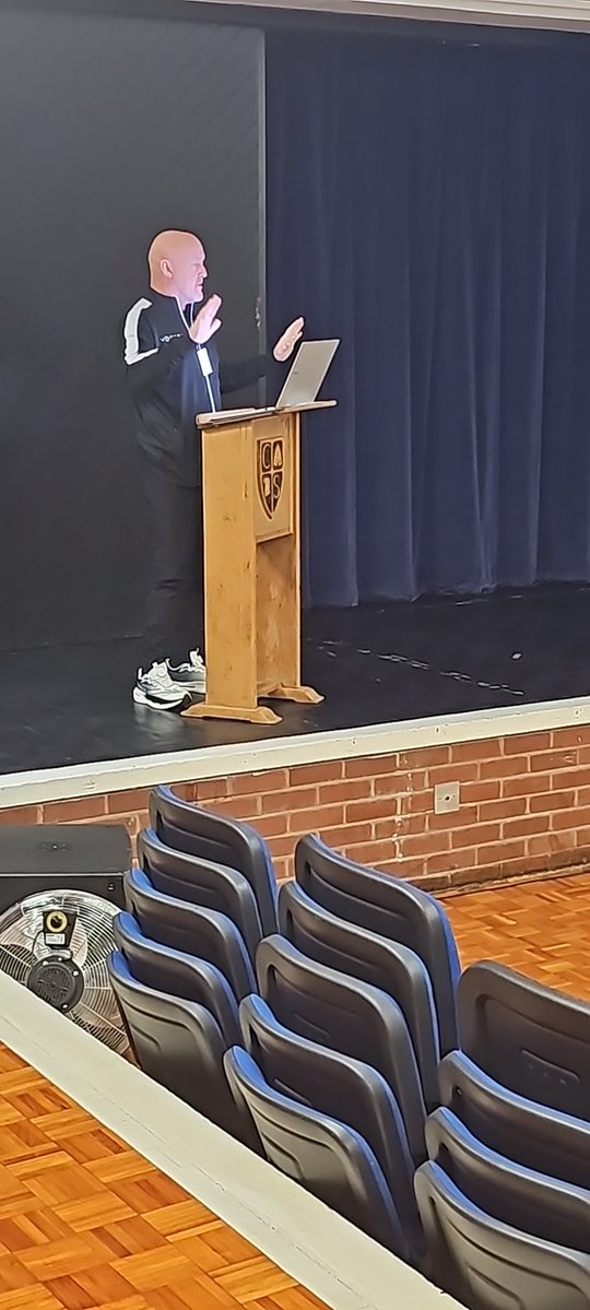 ClareMountSSC's tweet image. @vortexpaulr describing to delegates the inspirational career of Chris Price - &quot;You only fail when you stop trying&quot;

#MoveWell @WellSchools #rolemodel #catalystforchange