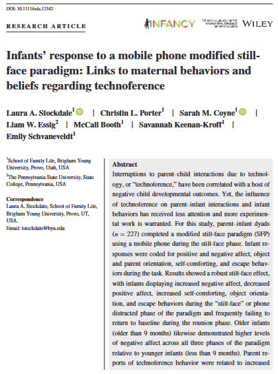 jimpe_hitsuwari's tweet image. 【赤ちゃんの前ではスマホだめ】とってもいい論文読みました！227組の親子の家で実験。イスの上で、親子が、交流 (2分遊ぶ→2分親がスマホを見る→2分遊ぶ)…