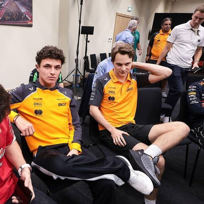 osclanders's tweet image. THE LEG TO LEG?!?