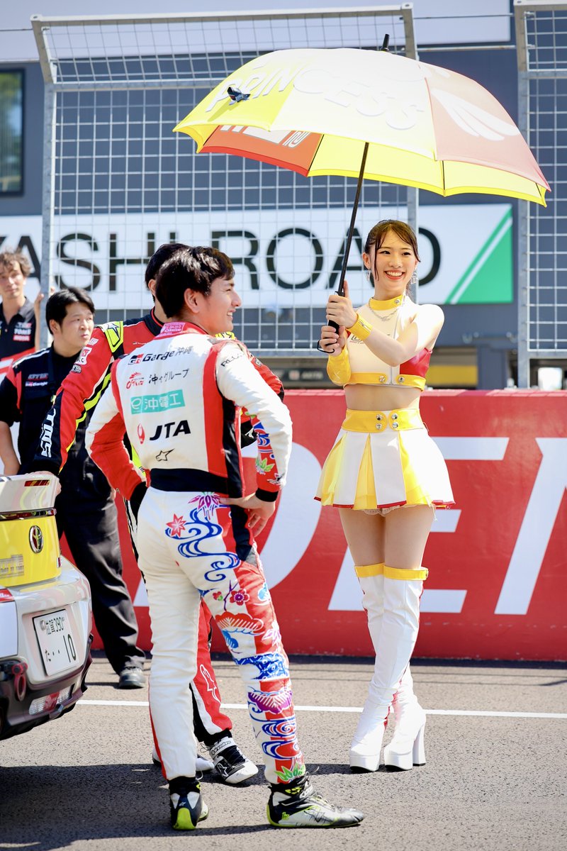 06chan8to16's tweet image. #小林れあ さん

🏎️2025シーズンが終わる
2️⃣シーズン目を駆け抜けた
働き者でみんなに愛される
気配りプリンセス
きっと最高の週末になる
楽しんでね

#TWSプリンセス 
#OTG 
#GR86BRZCup